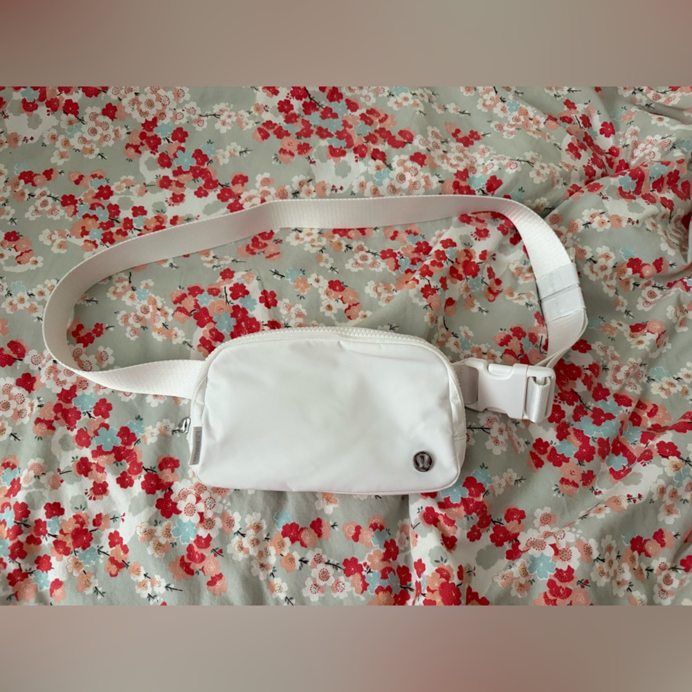 Lulu 1L belt bag